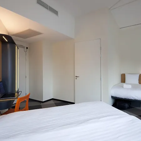 Easyhotel Arena Boulevard 2* Амстердам