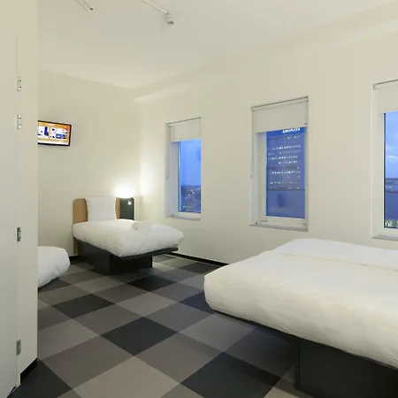 Easyhotel Arena Boulevard 2*