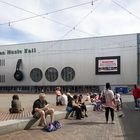 Easyhotel Arena Boulevard Hotell 2*