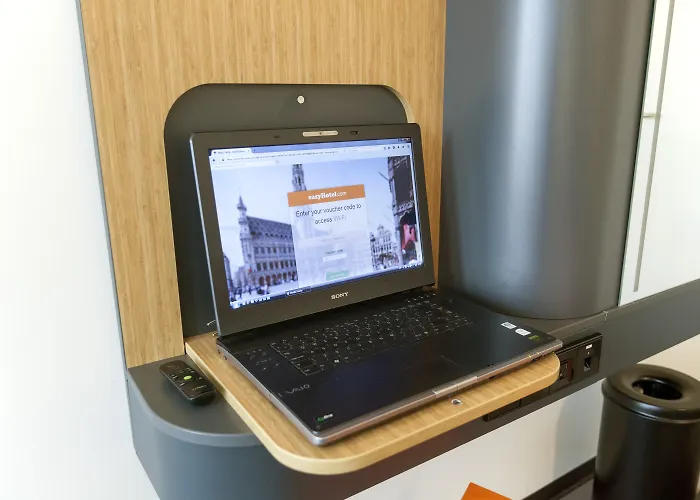 Easyhotel Arena Boulevard 2*