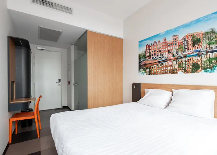 Easyhotel Arena Boulevard 2*