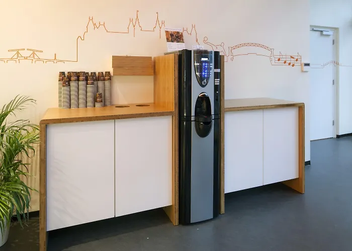 Easyhotel Arena Boulevard Hotel 2*