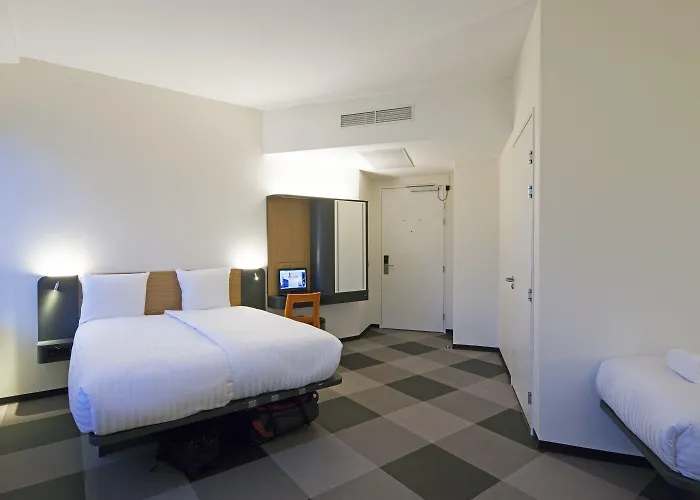 Easyhotel Arena Boulevard Hotel