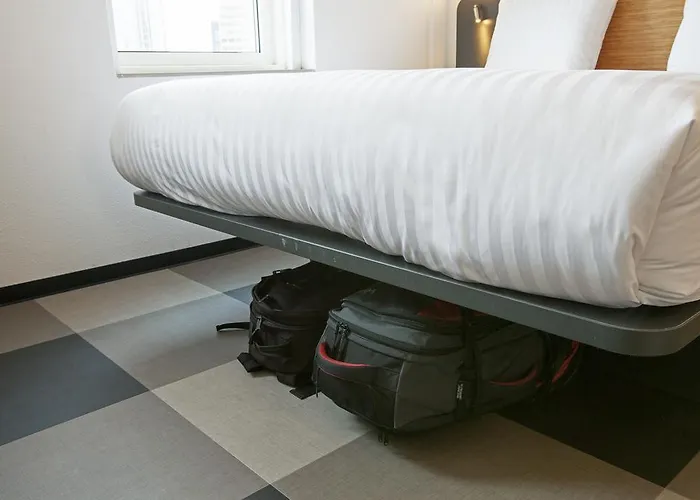 Easyhotel Arena Boulevard Hotel