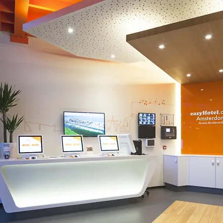 Easyhotel Arena Boulevard מלון