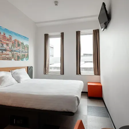 Hotel Easyhotel Arena Boulevard 2*