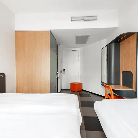Easyhotel Arena Boulevard 2* Amsterdam