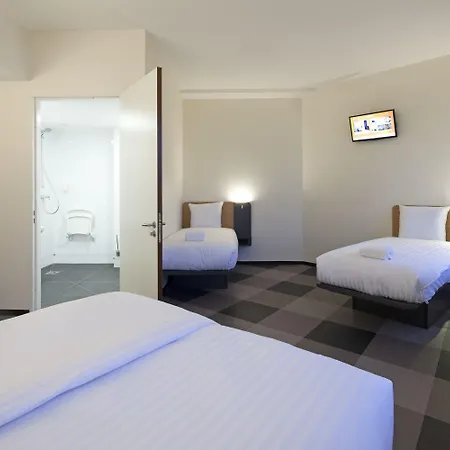Easyhotel Arena Boulevard 2* אמסטרדם