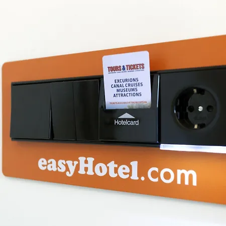 Easyhotel Arena Boulevard מלון