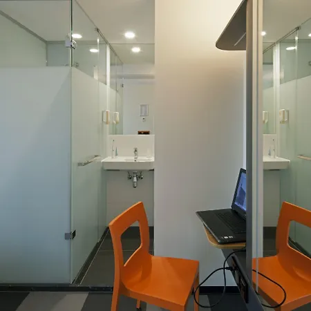 מלון Easyhotel Arena Boulevard