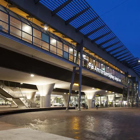 Easyhotel Arena Boulevard מלון