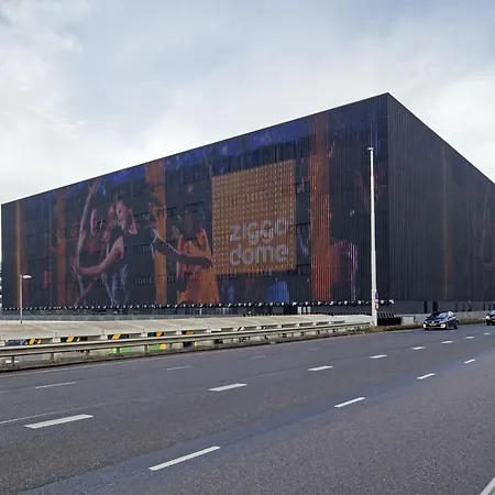 Easyhotel Arena Boulevard מלון 2*