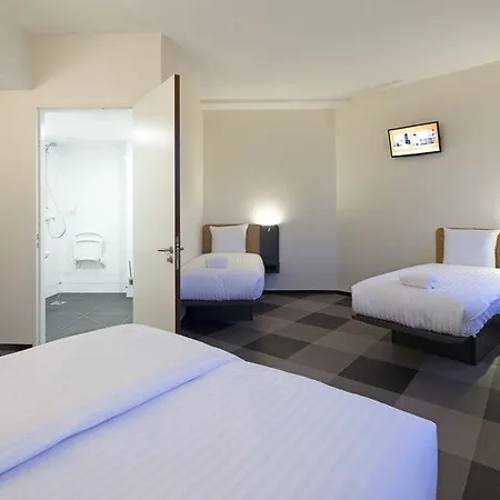 Easyhotel Arena Boulevard Hotel