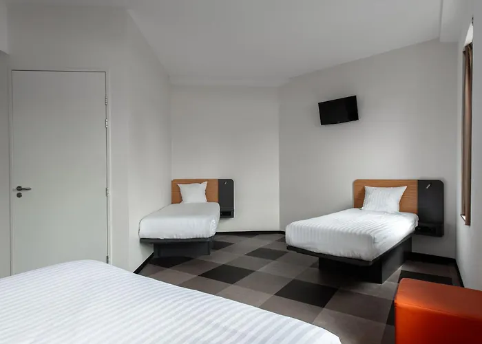 Easyhotel Arena Boulevard Hotel 2*